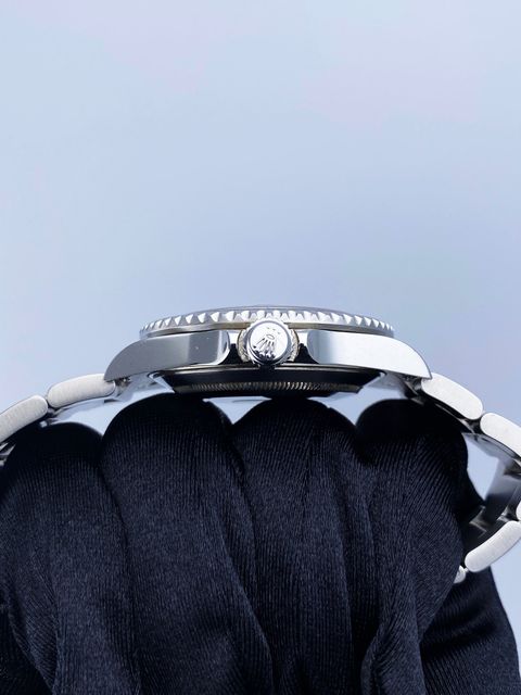 Rolex Submariner 16610 Image 4